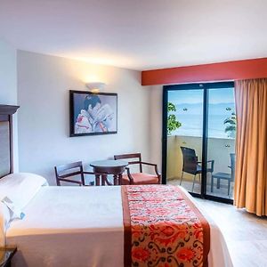 Deluxe Panoramic Ocean View